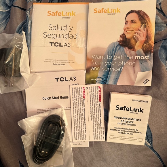 Free government phone , free data & internet - Picture 1 of 2